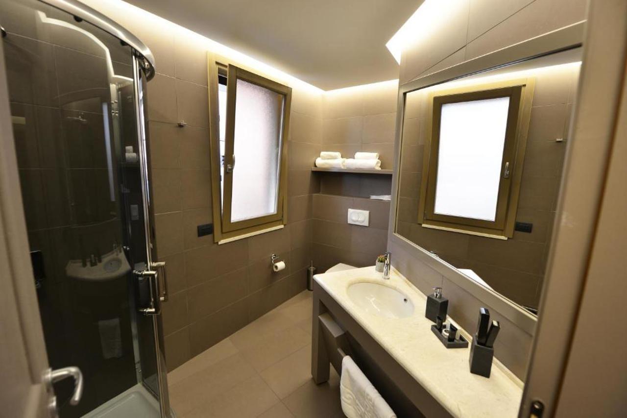 Petit Hotel Elita Shkoder Exterior photo