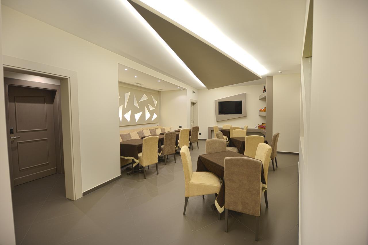 Petit Hotel Elita Shkoder Exterior photo