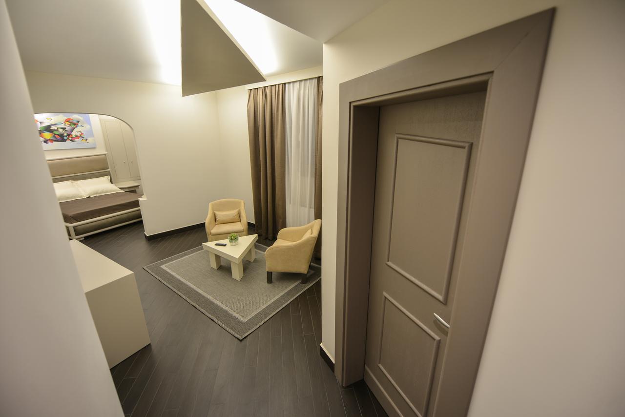 Petit Hotel Elita Shkoder Exterior photo