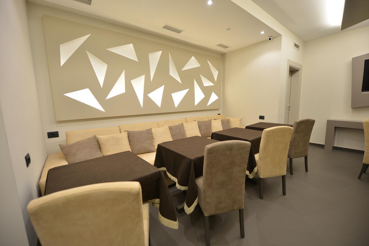 Petit Hotel Elita Shkoder Exterior photo