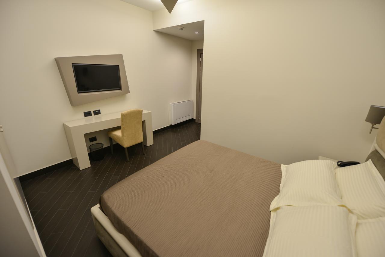 Petit Hotel Elita Shkoder Exterior photo